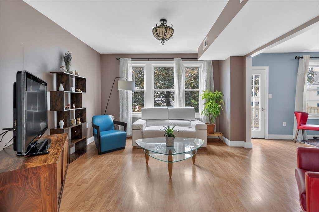 18 Vincent Ave 18