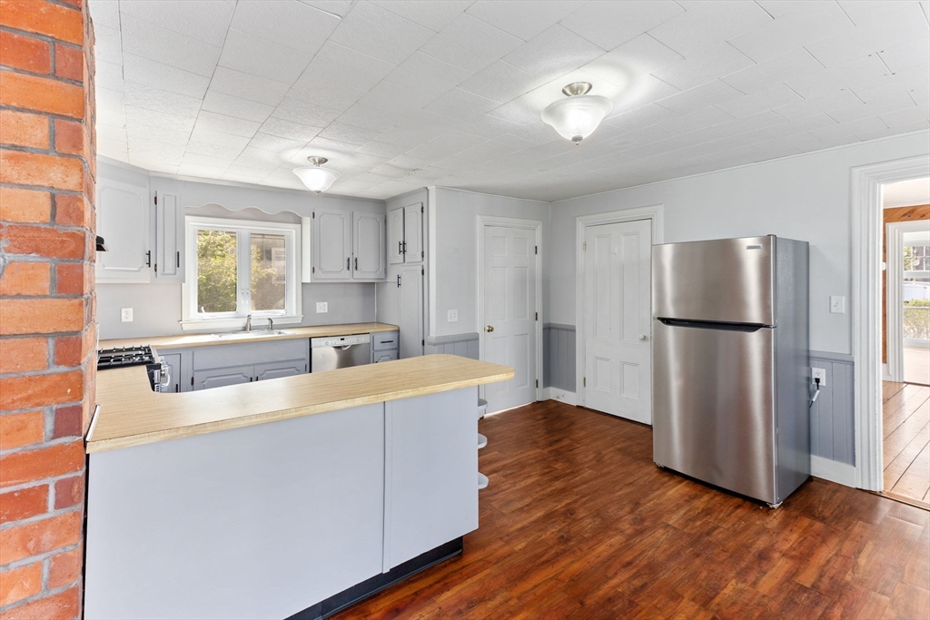 17 Lothrop St, Plymouth, MA Photo #7