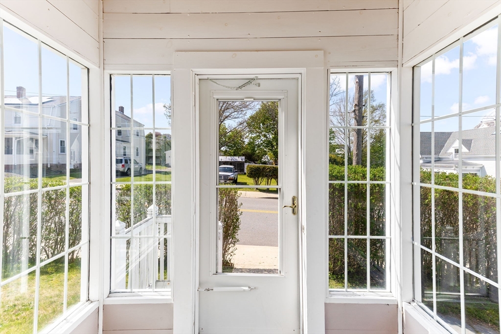 17 Lothrop St, Plymouth, MA Photo #4