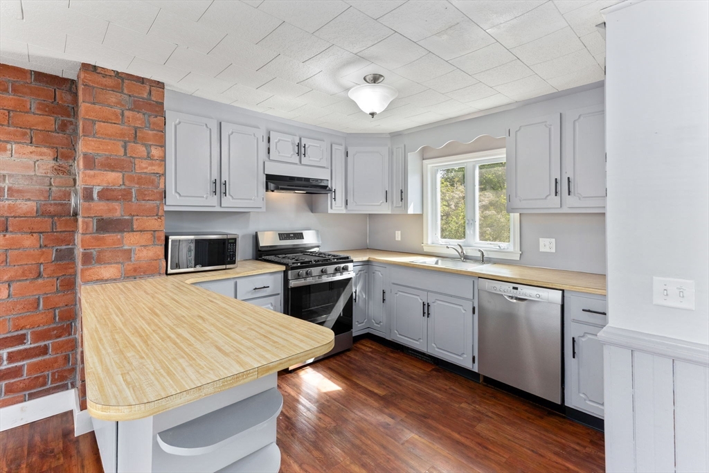 17 Lothrop St, Plymouth, MA Photo #5