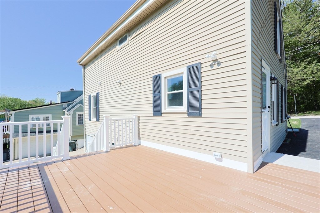 62 Rockland Rd