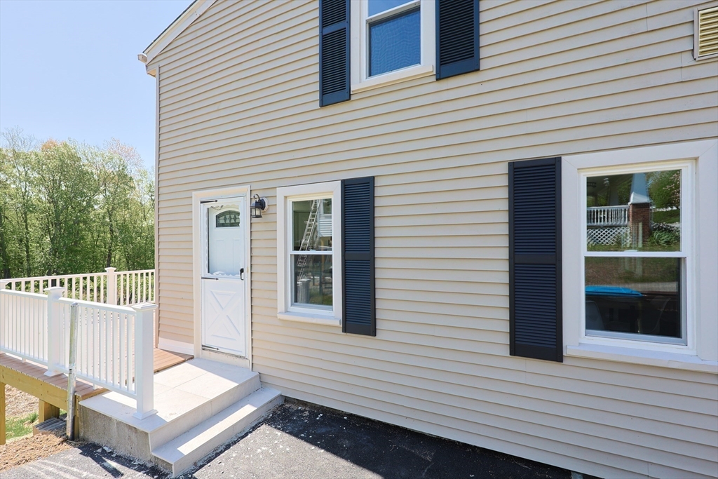 62 Rockland Rd