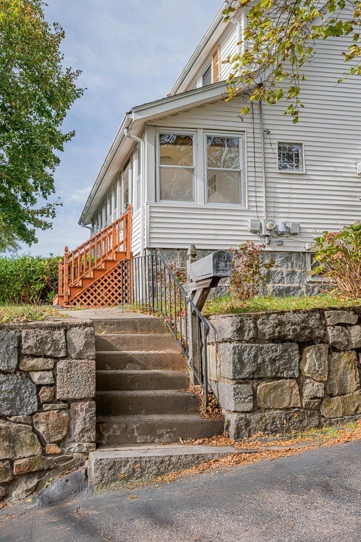269 Pond Street