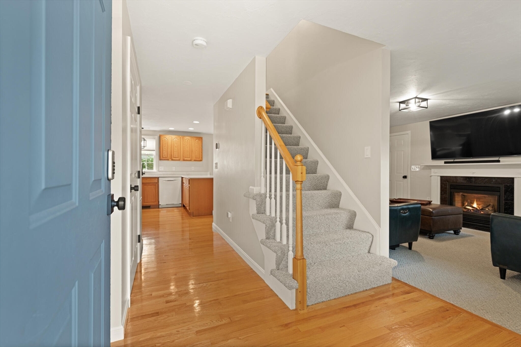 3 Lakeside Ave