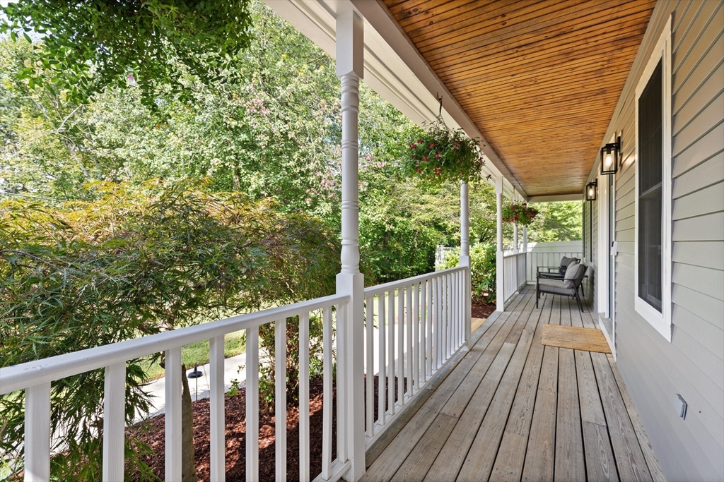 3 Lakeside Ave