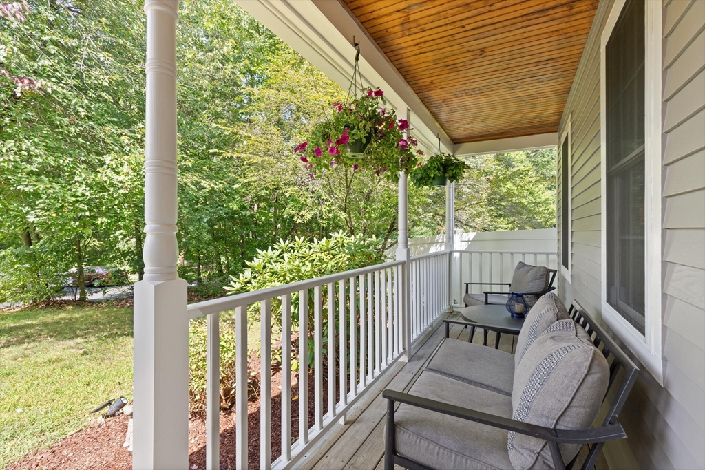 3 Lakeside Ave