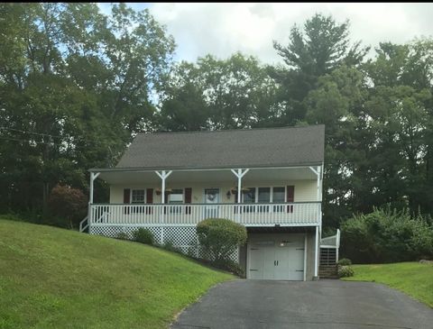 52 Stonybrook Dr Southbridge MA 01550