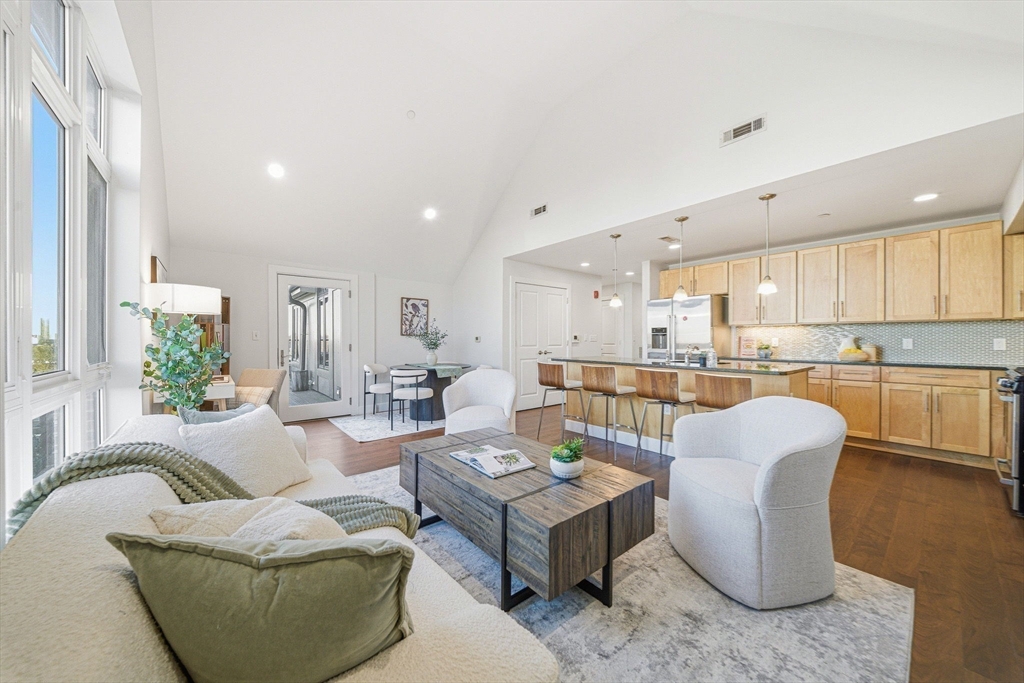 1501 Commonwealth Ave PH1