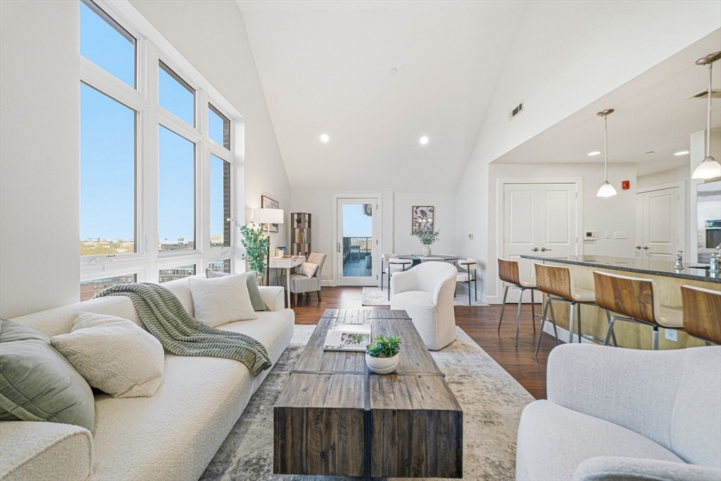 1501 Commonwealth Ave PH1