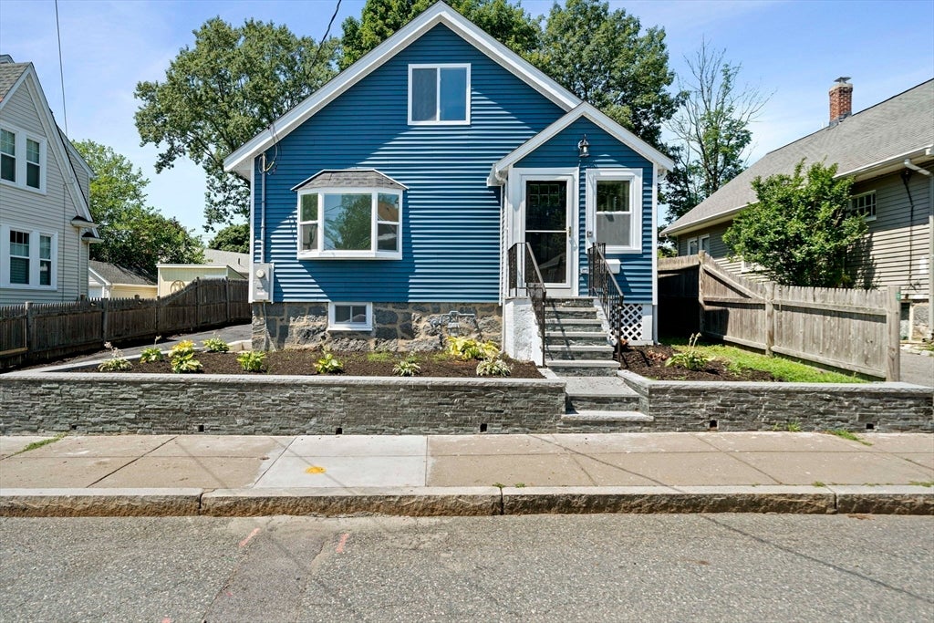100 Keith St