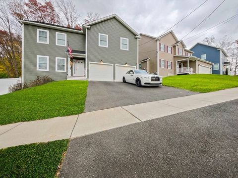 157 Canterbury Rd Springfield MA 01118