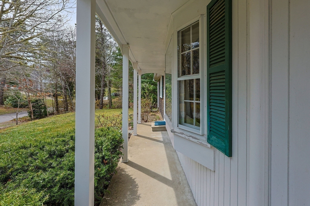 61 Oak Hill Rd