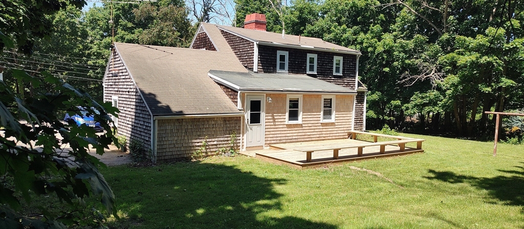 11 Newbury Neck Road