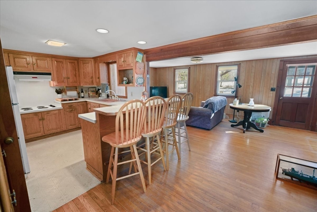 11 Newbury Neck Road