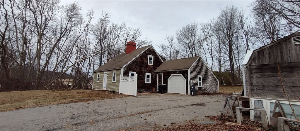 11 Newbury Neck Road