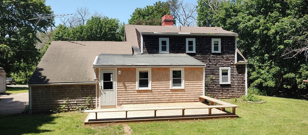 11 Newbury Neck Road