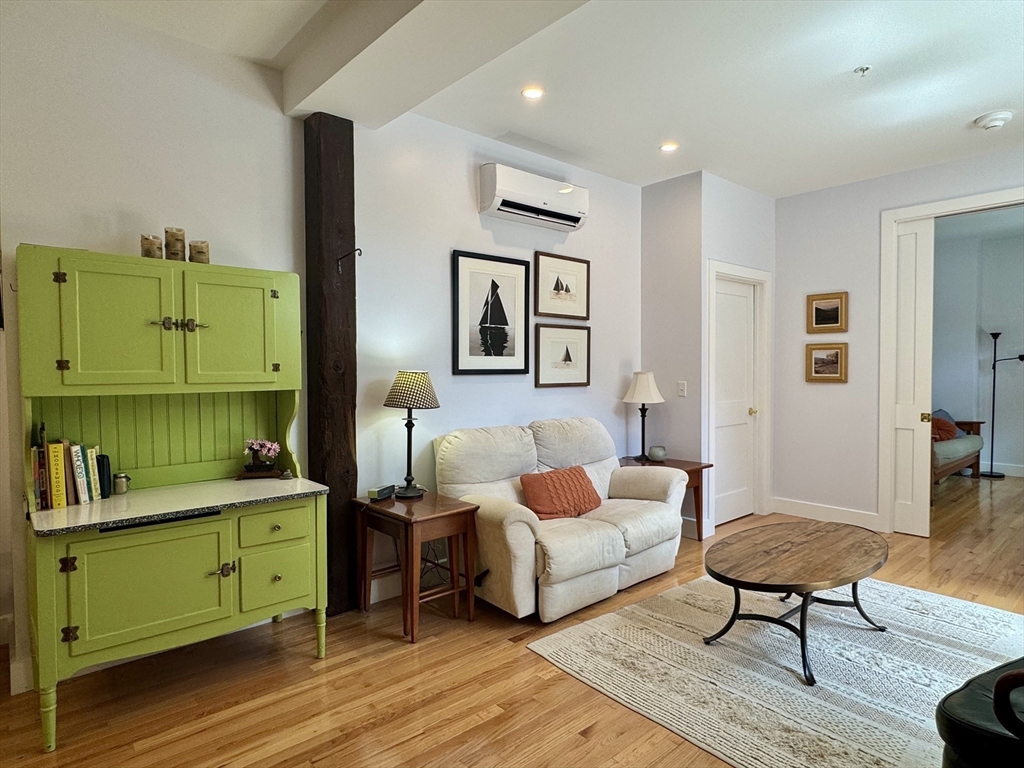 10 Deerfield Ave 9