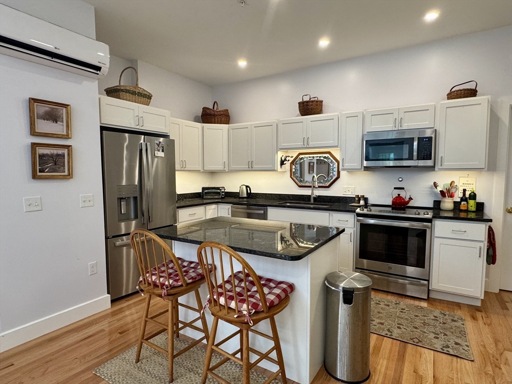 10 Deerfield Ave 9