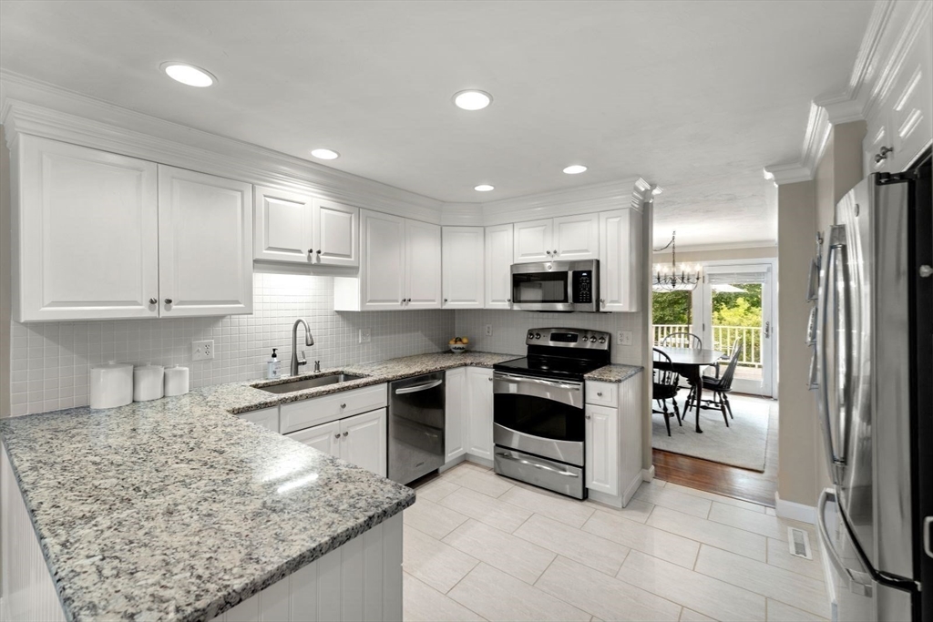 70 Parks St 10
