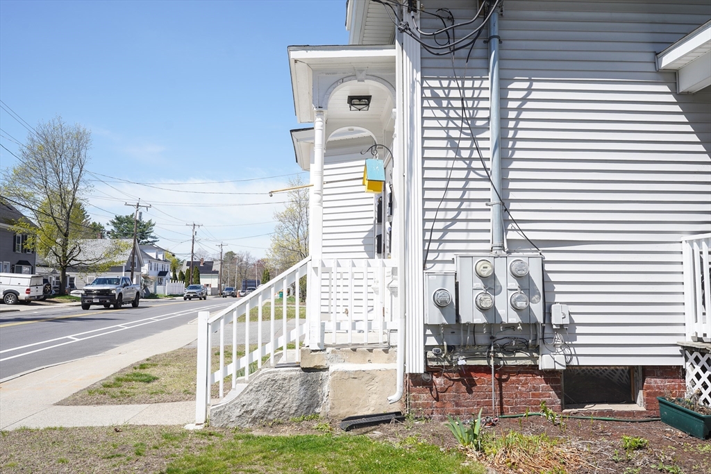 71 W Main St