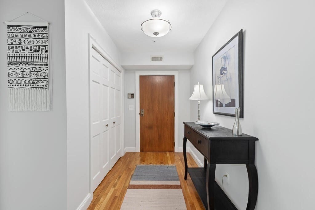 115 Washington ST #1B, Winchester, MA, 115 Washington ST #1B, Winchester, MA Photo #4