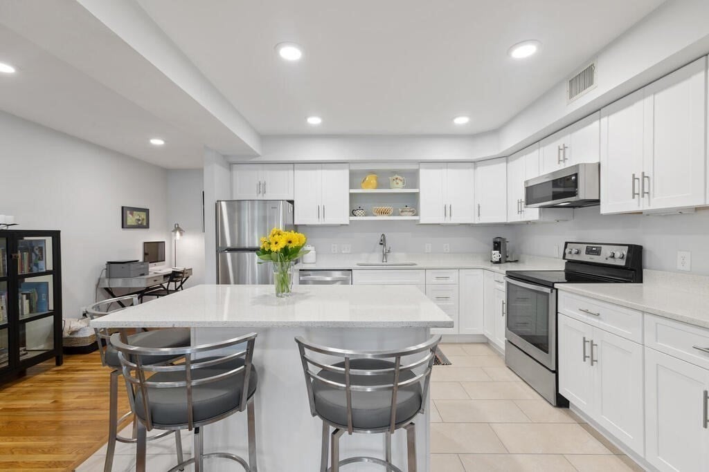 115 Washington ST #1B, Winchester, MA, 115 Washington ST #1B, Winchester, MA Photo #2