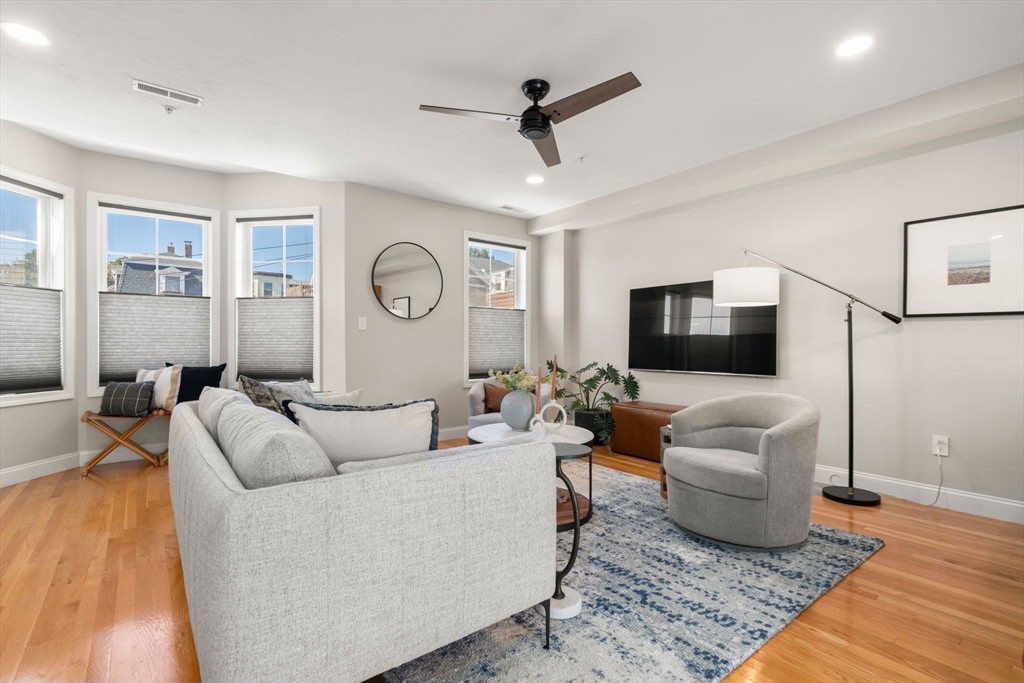 32 Parker St 6