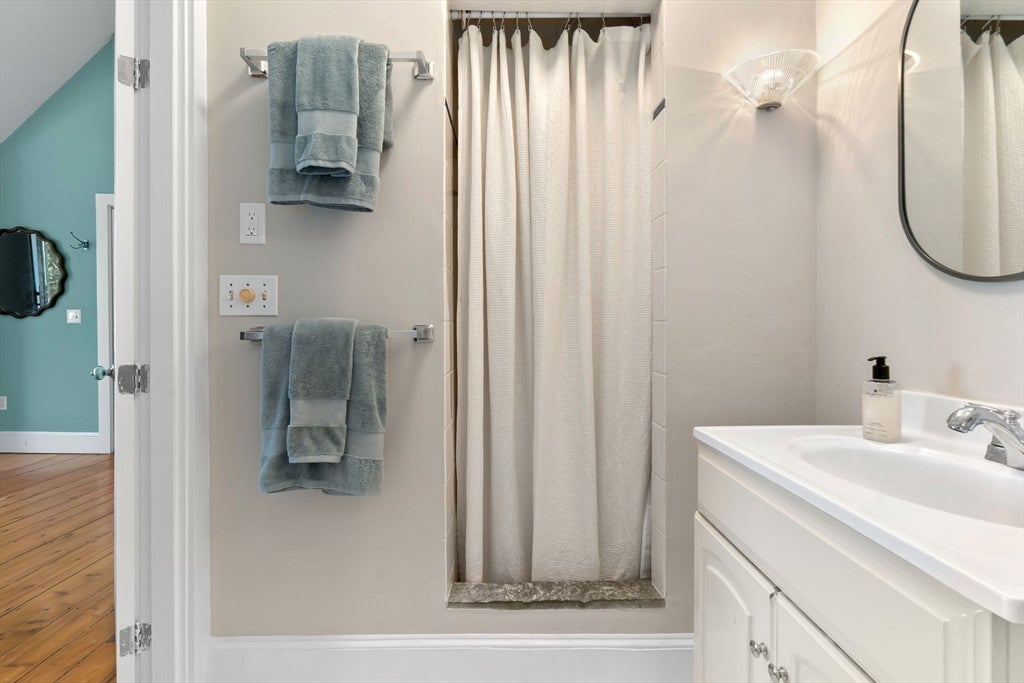6 Pew Ave, Gloucester, MA, 6 Pew Ave, Gloucester, MA Photo #27