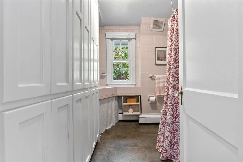 6 Pew Ave, Gloucester, MA, 6 Pew Ave, Gloucester, MA Photo #20