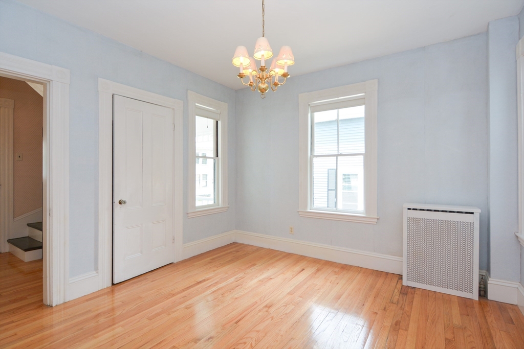 Peabody, Massachusetts 01960, United States, 3 Bedrooms Bedrooms, ,1 BathroomBathrooms,Residential,Pending,152017