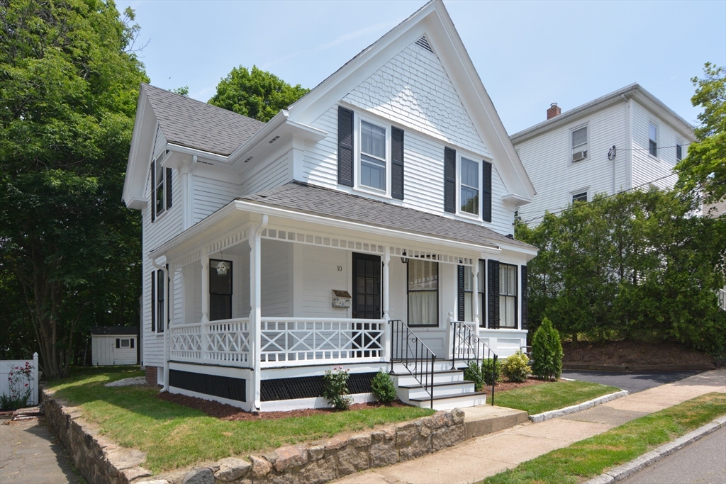 Peabody, Massachusetts 01960, United States, 3 Bedrooms Bedrooms, ,1 BathroomBathrooms,Residential,Pending,152017