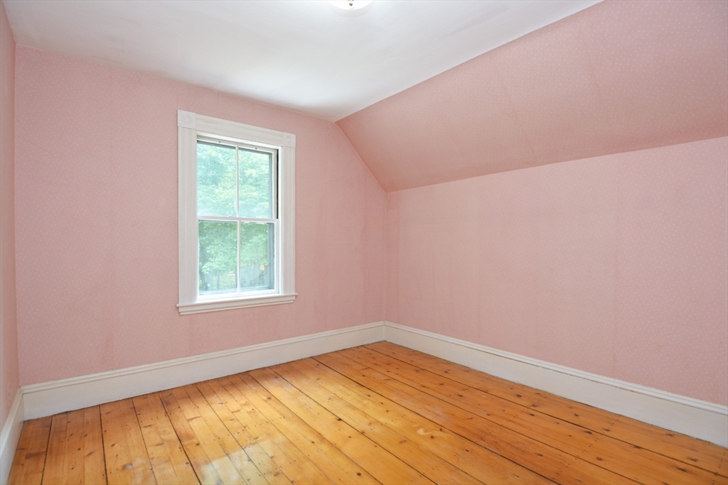 Peabody, Massachusetts 01960, United States, 3 Bedrooms Bedrooms, ,1 BathroomBathrooms,Residential,Pending,152017