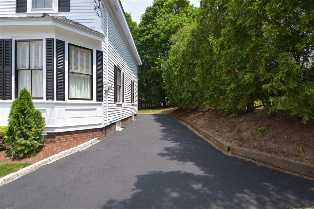 10 Hourihan St