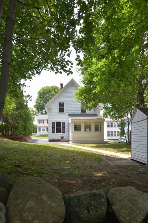 Peabody, Massachusetts 01960, United States, 3 Bedrooms Bedrooms, ,1 BathroomBathrooms,Residential,Pending,152017