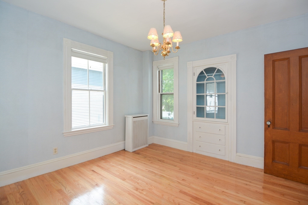 Peabody, Massachusetts 01960, United States, 3 Bedrooms Bedrooms, ,1 BathroomBathrooms,Residential,Pending,152017