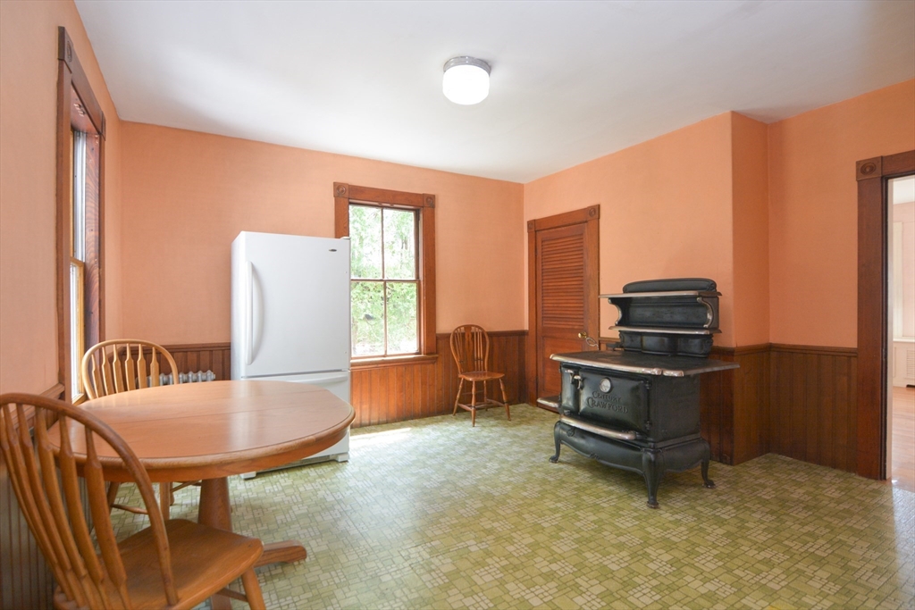 Peabody, Massachusetts 01960, United States, 3 Bedrooms Bedrooms, ,1 BathroomBathrooms,Residential,Pending,152017