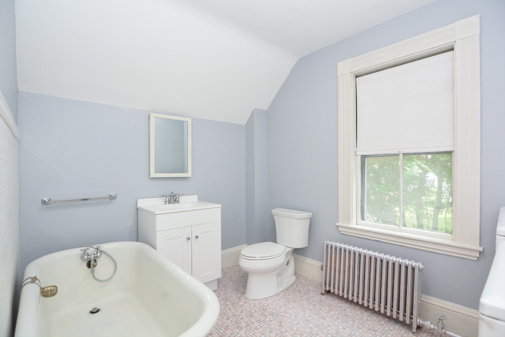 Peabody, Massachusetts 01960, United States, 3 Bedrooms Bedrooms, ,1 BathroomBathrooms,Residential,Pending,152017