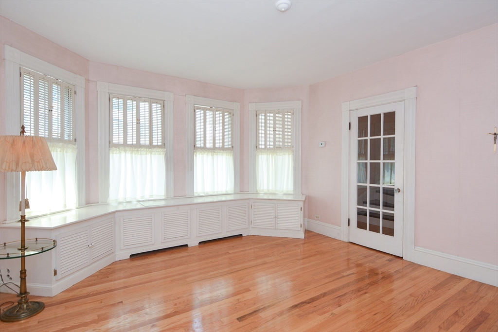 Peabody, Massachusetts 01960, United States, 3 Bedrooms Bedrooms, ,1 BathroomBathrooms,Residential,Pending,152017