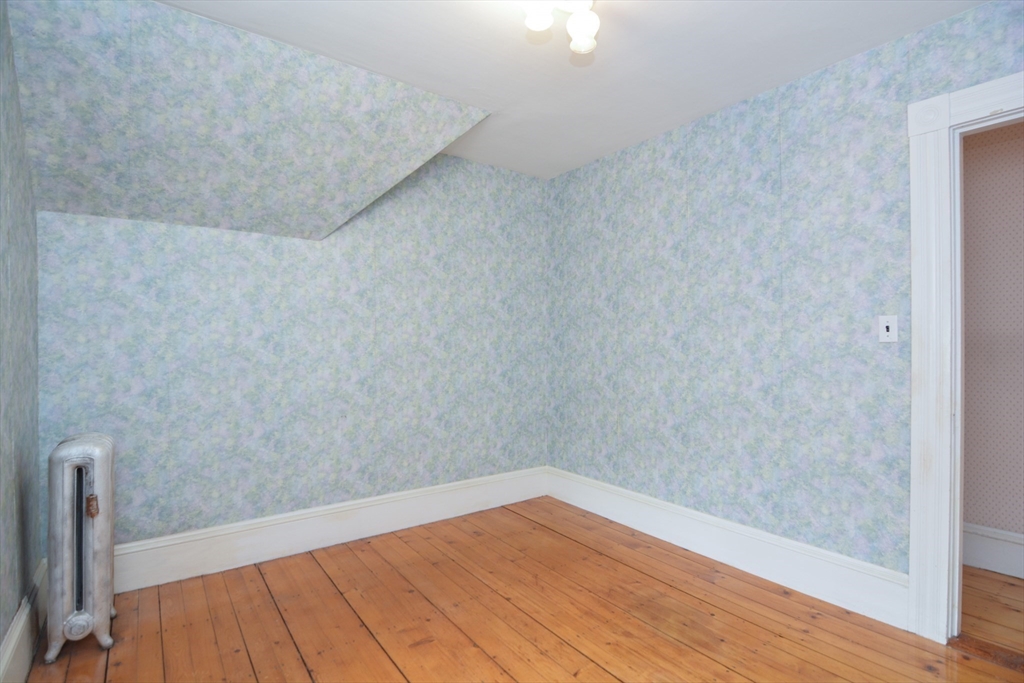 Peabody, Massachusetts 01960, United States, 3 Bedrooms Bedrooms, ,1 BathroomBathrooms,Residential,Pending,152017