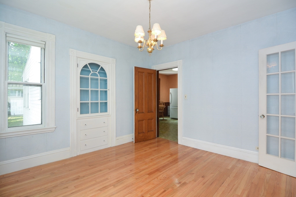 Peabody, Massachusetts 01960, United States, 3 Bedrooms Bedrooms, ,1 BathroomBathrooms,Residential,Pending,152017