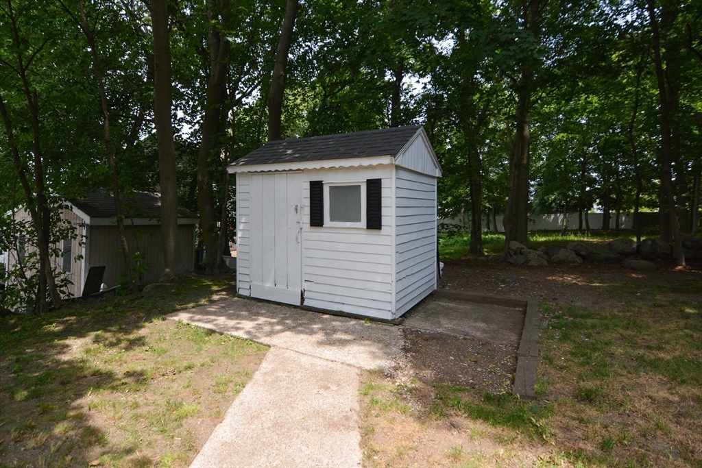 Peabody, Massachusetts 01960, United States, 3 Bedrooms Bedrooms, ,1 BathroomBathrooms,Residential,Pending,152017