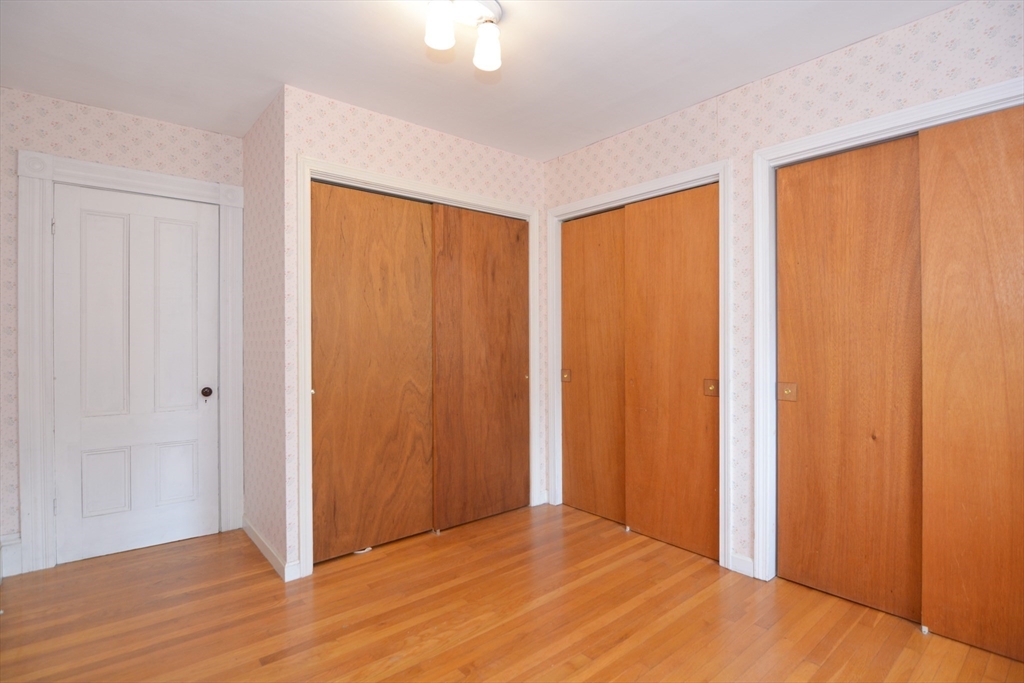 Peabody, Massachusetts 01960, United States, 3 Bedrooms Bedrooms, ,1 BathroomBathrooms,Residential,Pending,152017