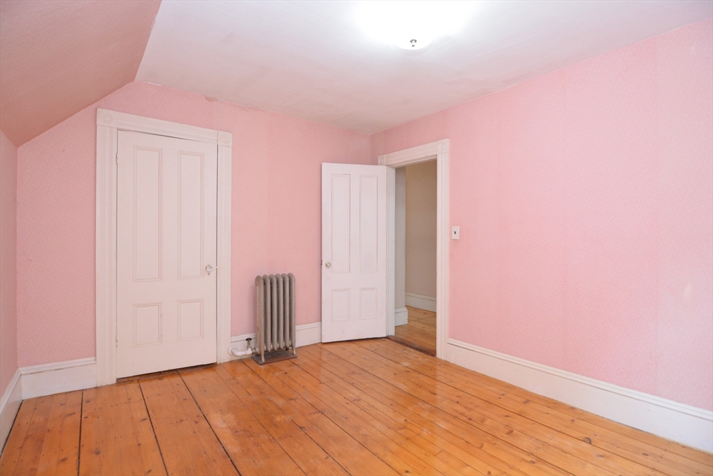 Peabody, Massachusetts 01960, United States, 3 Bedrooms Bedrooms, ,1 BathroomBathrooms,Residential,Pending,152017