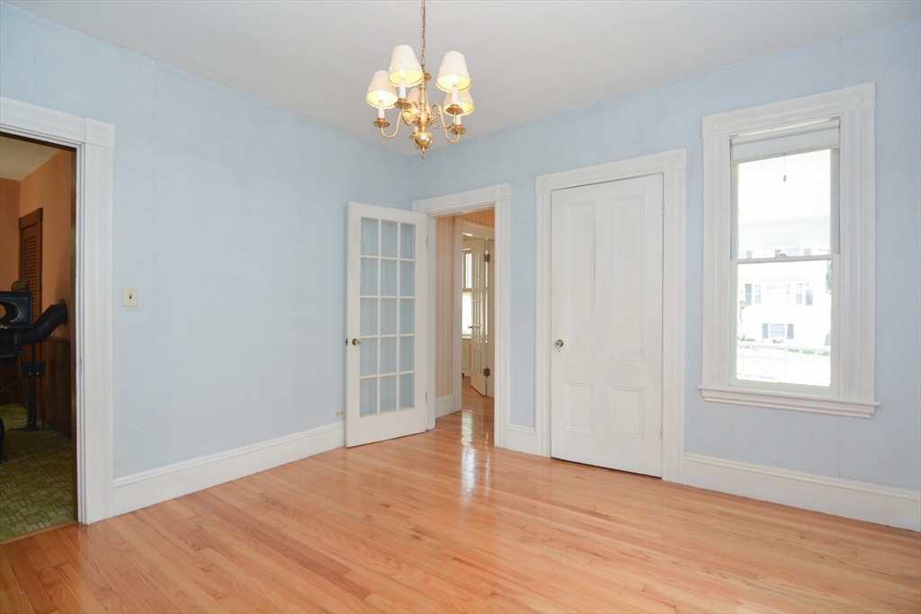 Peabody, Massachusetts 01960, United States, 3 Bedrooms Bedrooms, ,1 BathroomBathrooms,Residential,Pending,152017