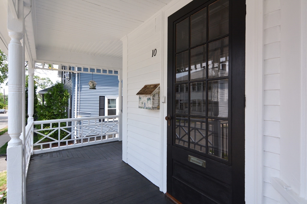 10 Hourihan St
