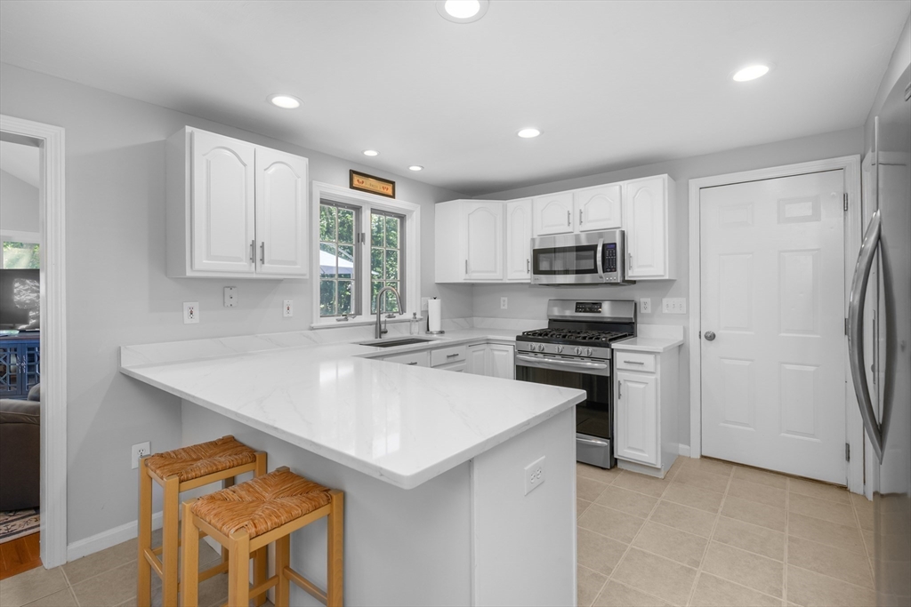 6 Nimble Hill Dr