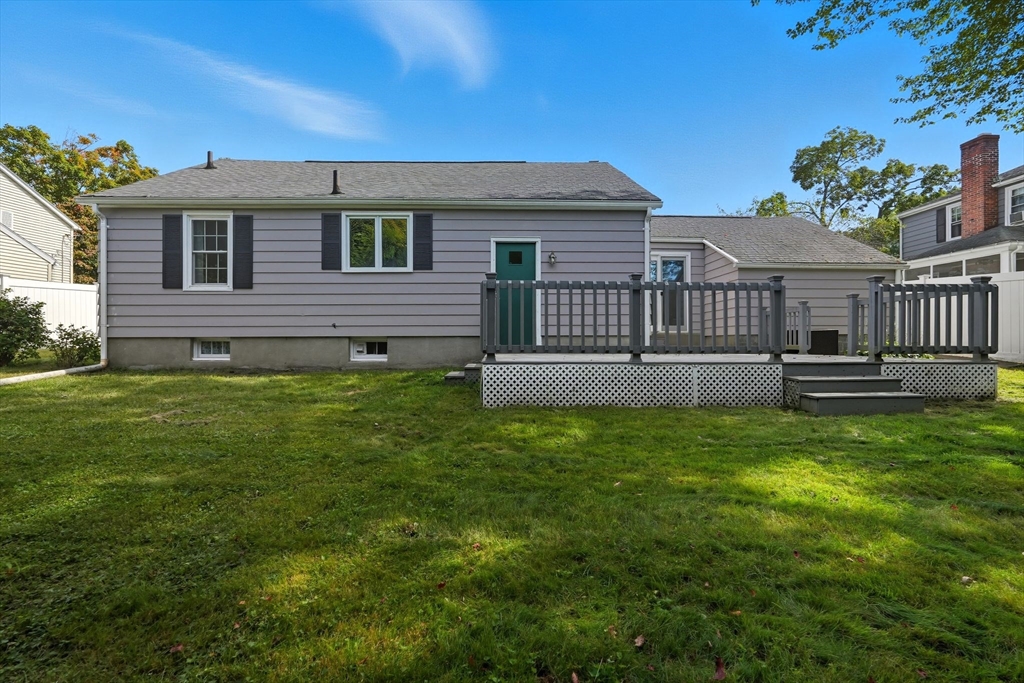 Springfield, Massachusetts 01108, United States, 2 Bedrooms Bedrooms, ,1 BathroomBathrooms,Residential,Active,220240