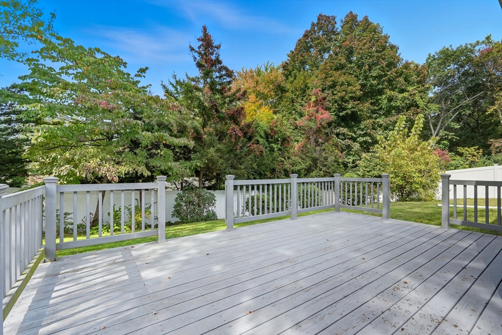 Springfield, Massachusetts 01108, United States, 2 Bedrooms Bedrooms, ,1 BathroomBathrooms,Residential,Active,220240