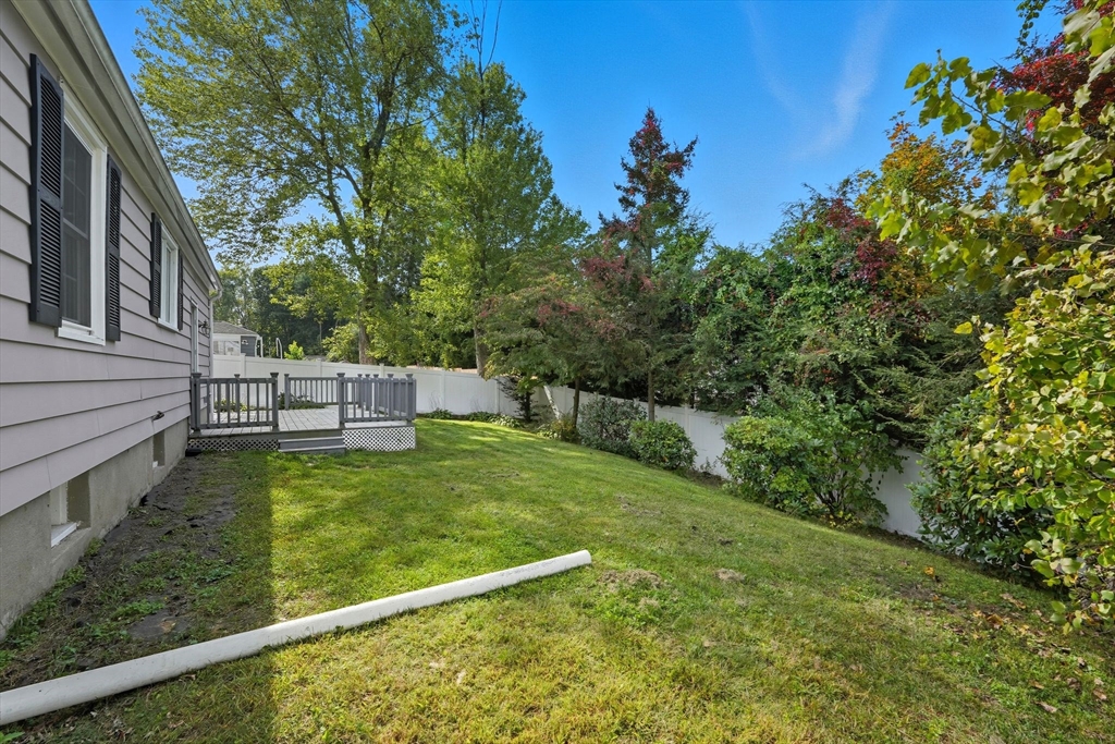 Springfield, Massachusetts 01108, United States, 2 Bedrooms Bedrooms, ,1 BathroomBathrooms,Residential,Active,220240