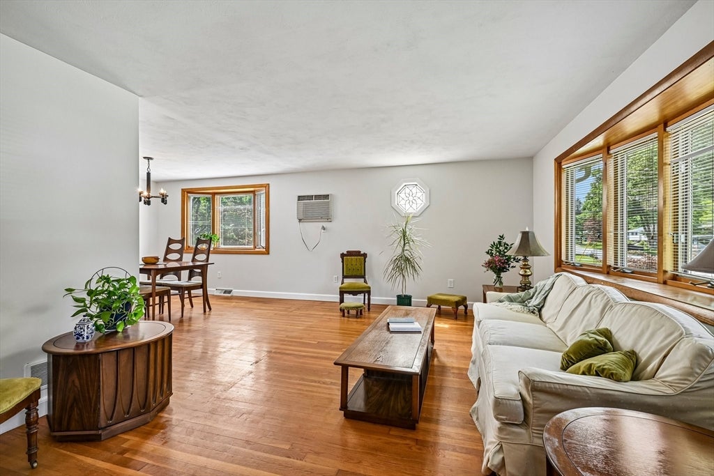 15 Dana Rd